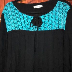 Lady’s World tunic